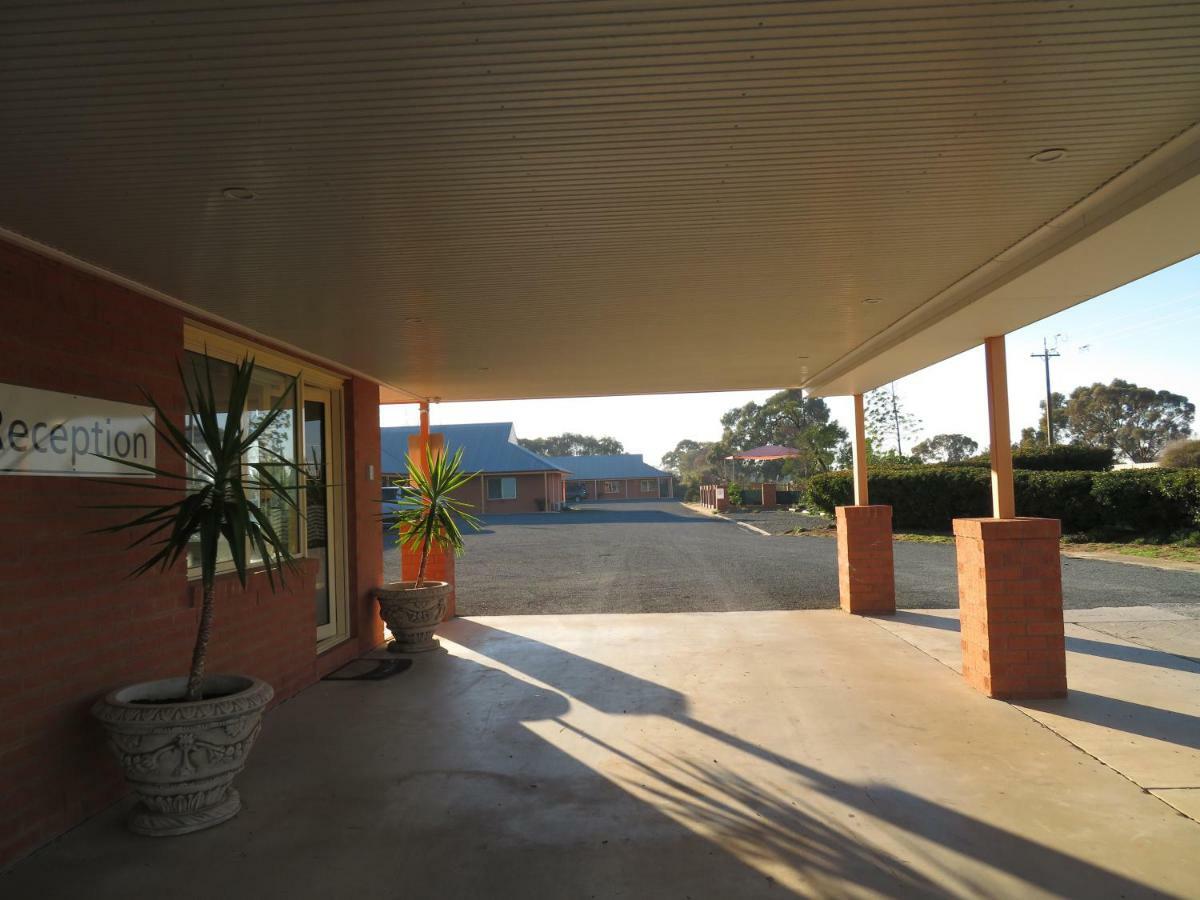 Comfort Inn Bishops Lodge Hay Exterior photo